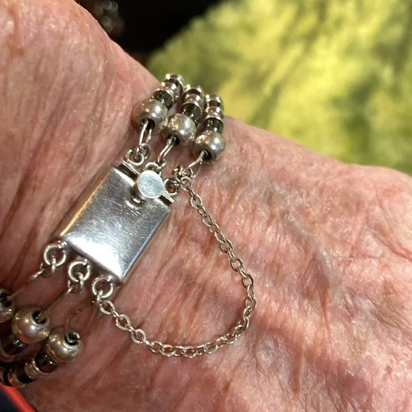 Womens 3 Stranded Bracelet Hematite Beads Sterling Silver - Picture 2 of 5